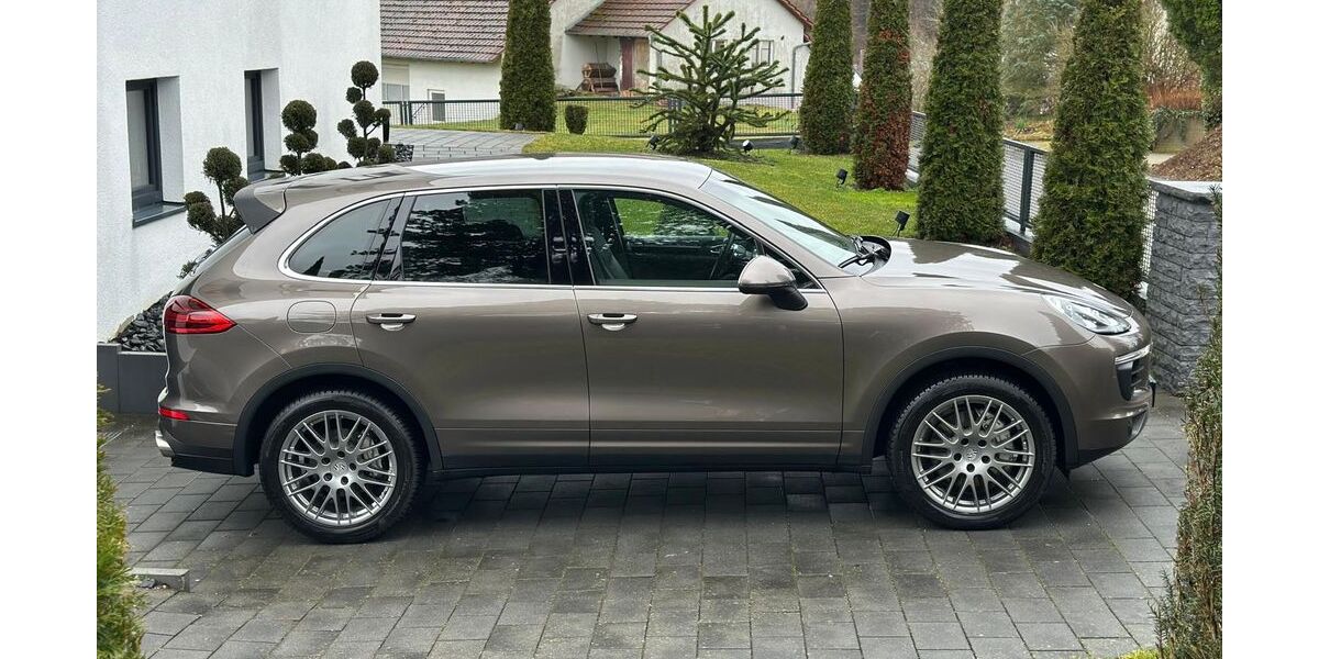 Porsche Cayenne 48.000 km 41.900 &euro; Waldenburg-Sailach 74638