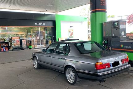BMW 730