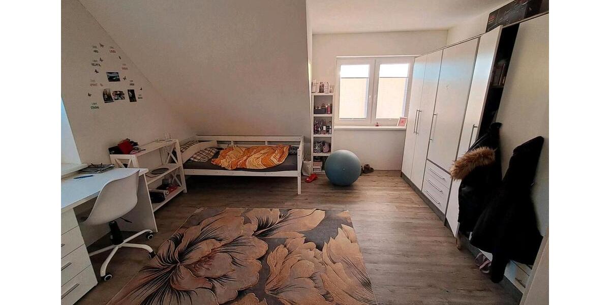 Doppelhaushälfte Langenhorn - 5 Zimmer, 140 m&sup2;, 1.500&euro; | Angebot:26132510