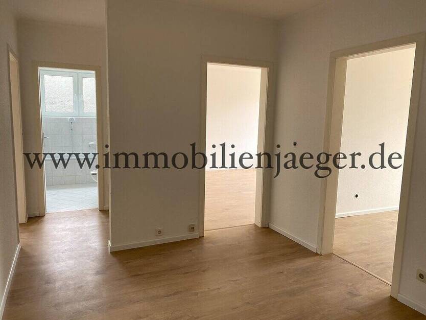 Fußnähe zum RKZ Farmsen - Modernsierte EckWohnung mit Balkon - Gäste-WC - Am Wanderweg Berner Au