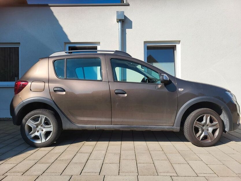 Dacia Sandero 72.300 km 7.950 € Illertissen 89257