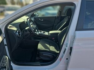 Hyundai KONA Elektro Trend 2WD Navi Digitales Cockpit Soun 49.200 km 19.990 &euro; Bad Wünnenberg 33181