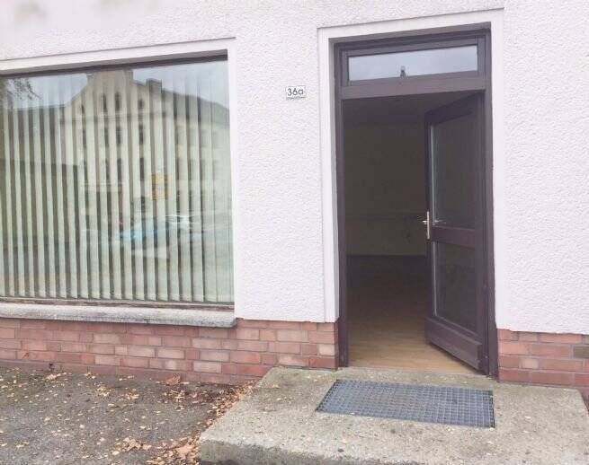 LADEN - BERATUNGSSTELLE -GEWERBEEINHEIT MIT PARKMÖGLICHKEITEN zimmer