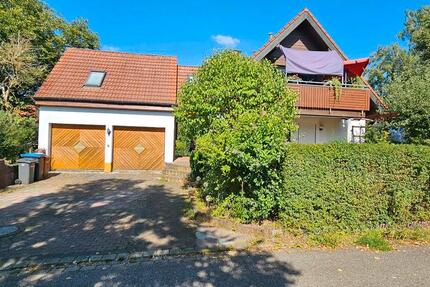 Attraktives Zweifamilienhaus mit Doppelgarage
