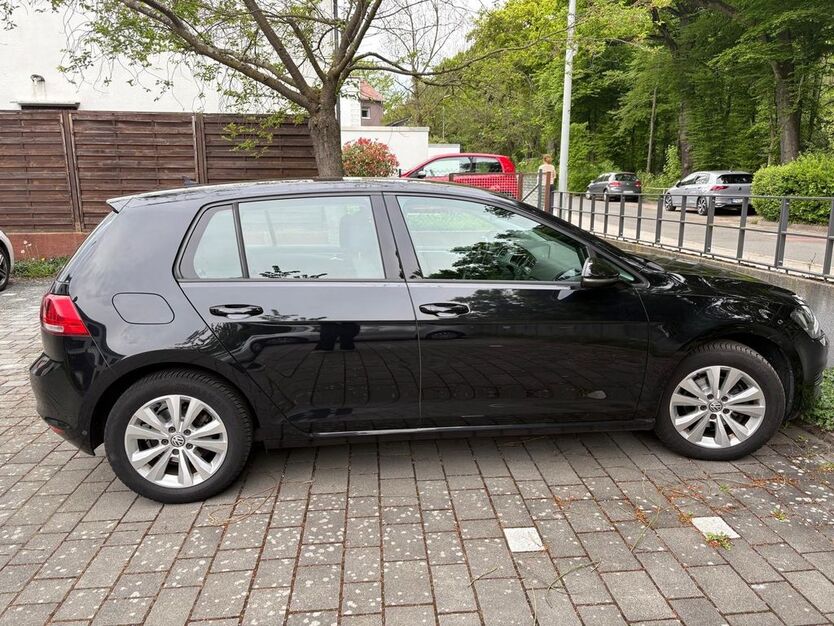 VW Golf 145.000 km 8.100 € Sulzbach 65843
