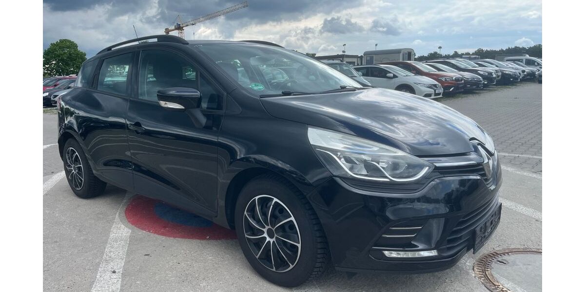 Renault Clio 146.863 km 4.699 &euro; Mittenwalde 15749