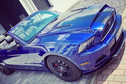 Ford Mustang 95.000 km 22.600 &euro; Eislingen 73054