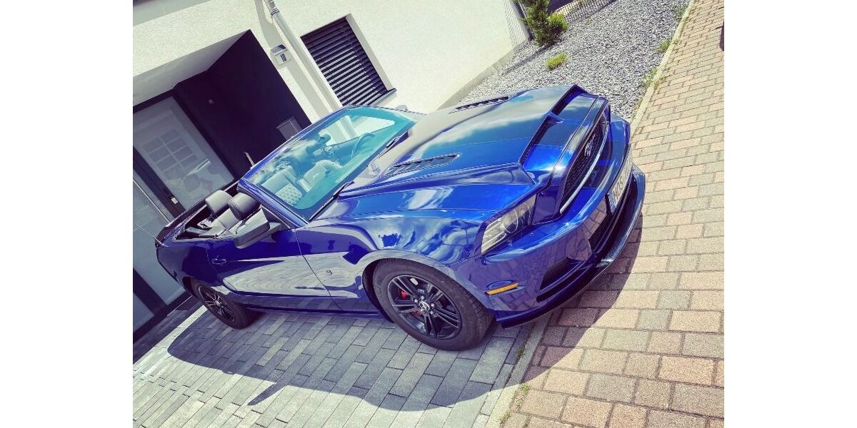 Ford Mustang 95.000 km 22.600 &euro; Eislingen 73054