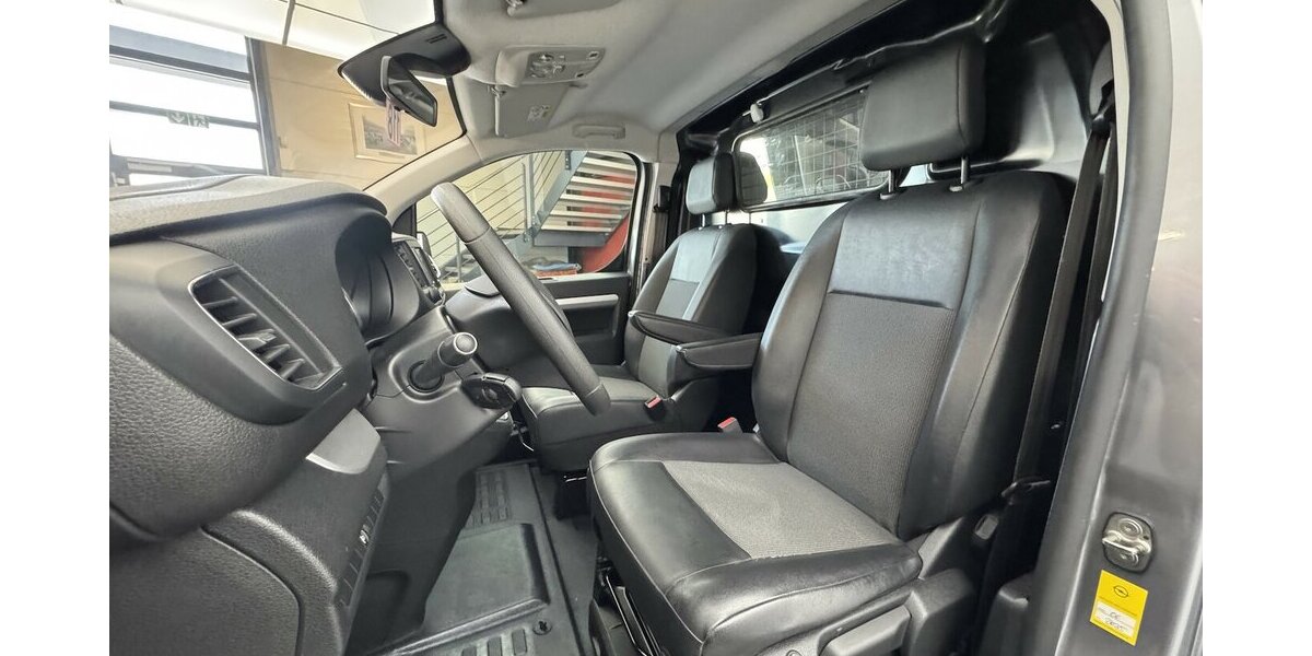 Opel Vivaro Cargo-e Elegance M 50kWh 1.Hand PDC 32.600 km 18.990 &euro; Lich 35423