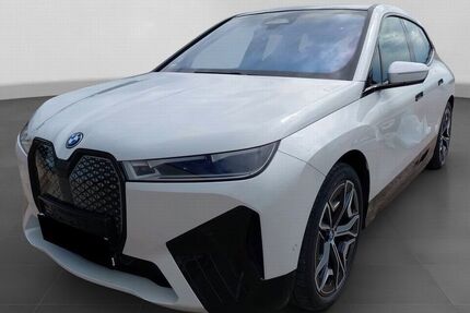 BMW iX 28.363 km 61.650 &euro; Landsham 85652