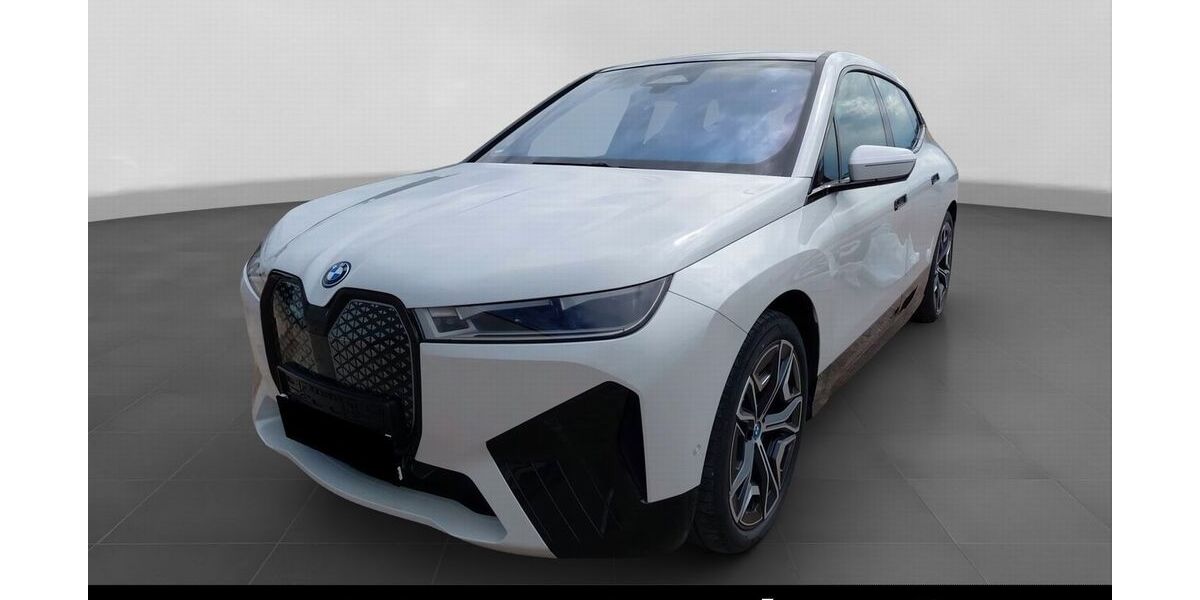 BMW iX 28.363 km 61.650 &euro; Landsham 85652