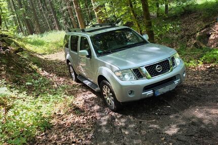 Nissan Pathfinder 179.000 km 19.990 &euro; Wiesbaden 65195