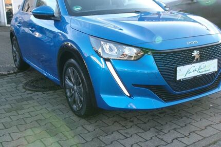 Peugeot 208 35.488 km 14.990 &euro; Chemnitz 09125