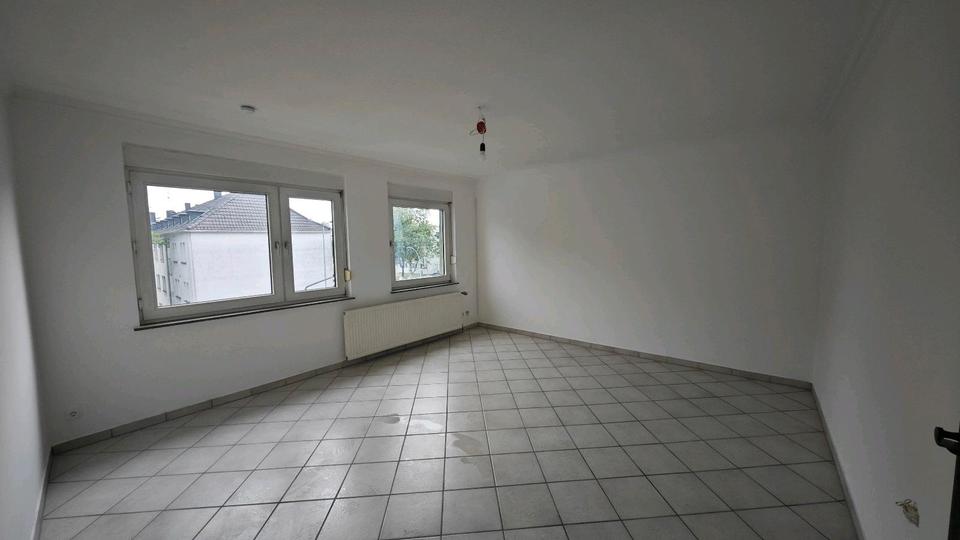 Etagenwohnung Mönchengladbach - 2 Zimmer, 75 m&sup2;, 700&euro; | Angebot:26677964