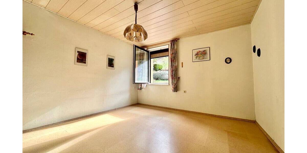 Etagenwohnung Schmalkalden - 3 Zimmer, 67 m&sup2;, 65.000&euro; | Angebot:26273002