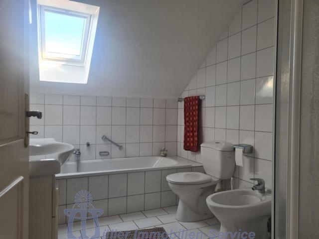 Großzügiges Wohnhaus mit EinliegerWohnung in Höhenlage von Neunkirchen
