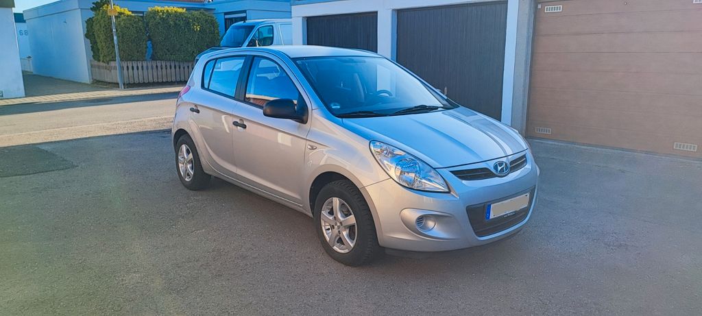 Hyundai i20 124.571 km 3.950 &euro; Erligheim 74391