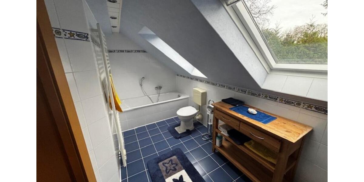 Dachgeschoßwohnung Bremen Blumenthal - 3 Zimmer, 105 m&sup2;, 850&euro; | Angebot:25452270