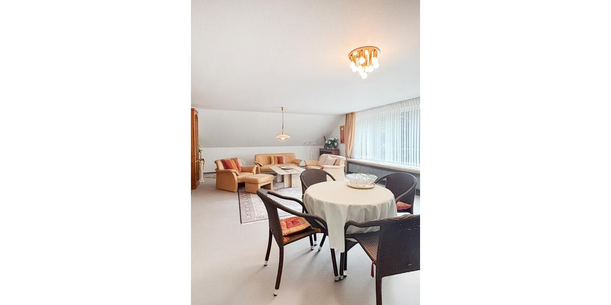 Dachgeschoßwohnung Wilhelmshaven Heppens - 4 Zimmer, 170 m&sup2;, 1.500&euro; | Angebot:22113522