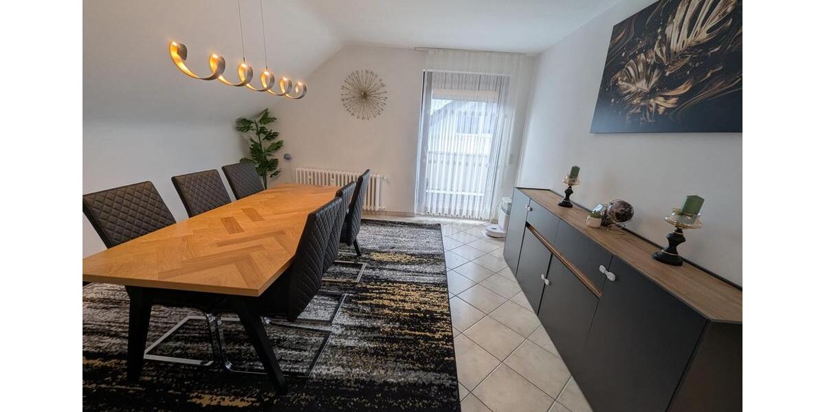 Dachgeschoßwohnung Köln Porz - 4 Zimmer, 94 m&sup2;, 1.310&euro; | Angebot:26285617
