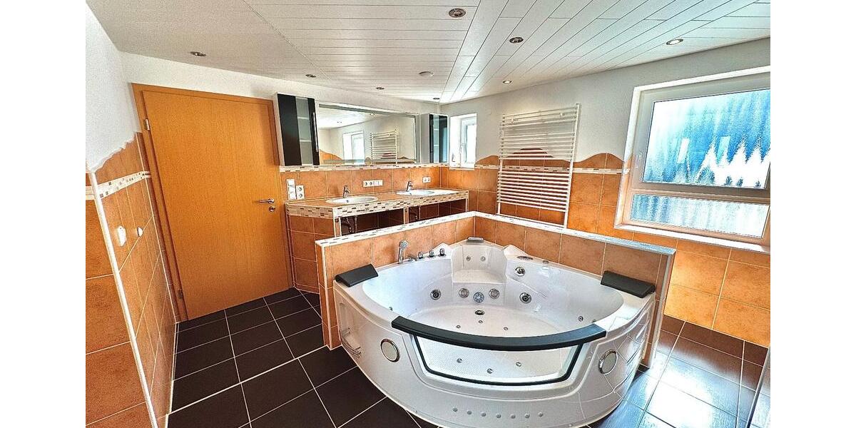 Reihenhaus Schramberg - 4 Zimmer, 144 m&sup2;, 1.120&euro; | Angebot:26296304