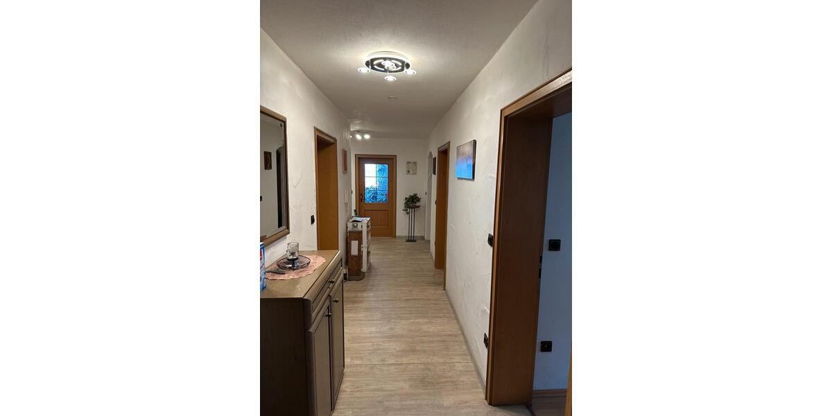 Erdgeschoßwohnung Brunnen - 4 Zimmer, 130 m&sup2;, 1.550&euro; | Angebot:26321417
