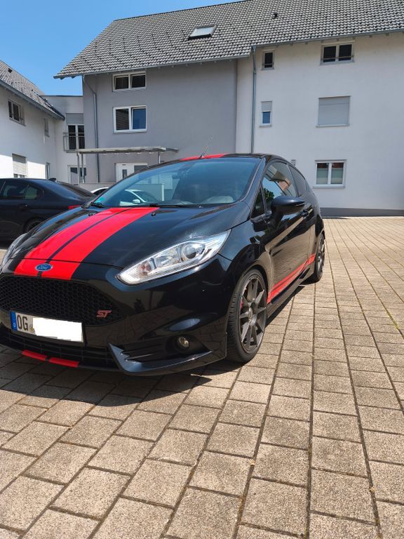 Ford Fiesta 133.000 km 11.499 € Appenweier 77767