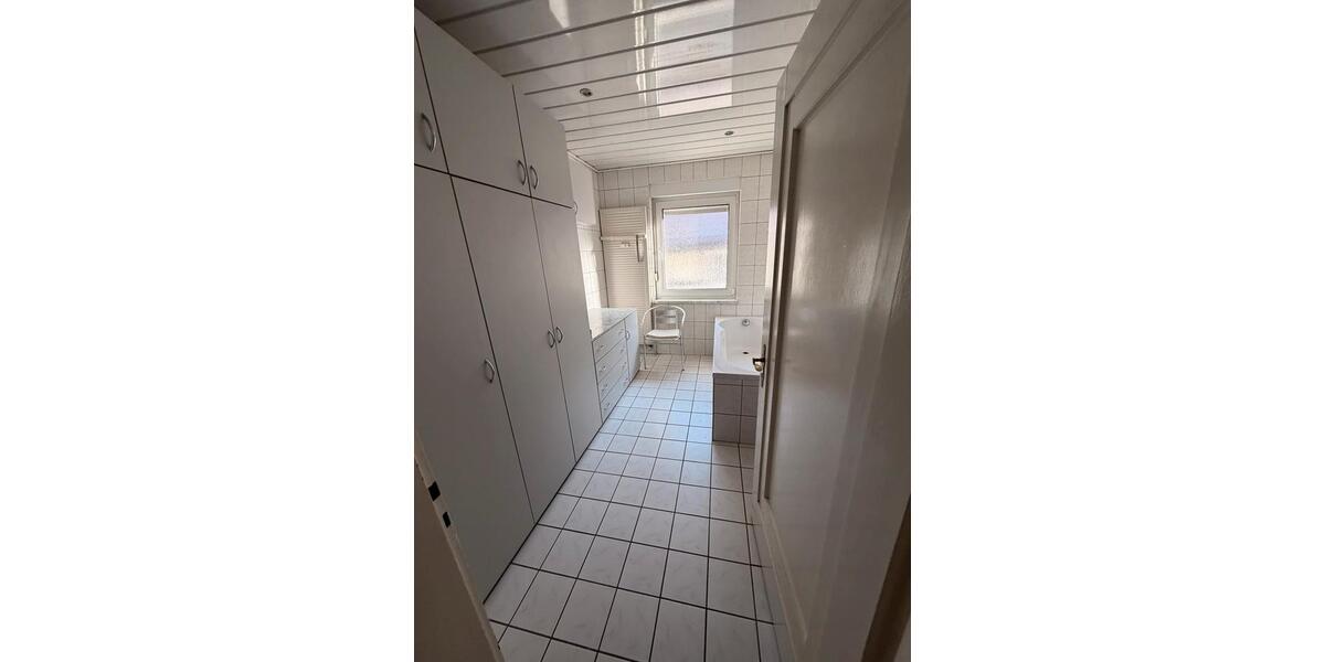 Haus zu vermieten 290qm auch Gewerbe möglich Halle Garten Wohnung 7 zimmer