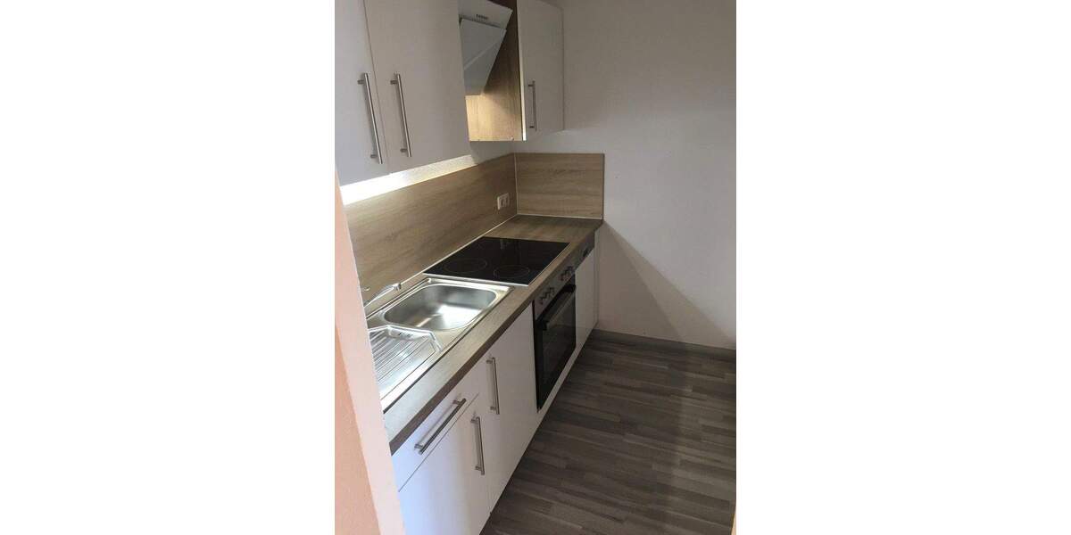 3-Raum-Wohnung mit Balkon und Einbauküche in Lößnitz 3 zimmer