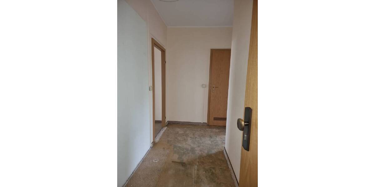 Etagenwohnung Crimmitschau - 3 Zimmer, 69 m&sup2;, 27.000&euro; | Angebot:26081046