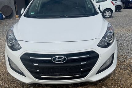Hyundai i30 240.000 km 5.999 &euro; Regensburg 93055