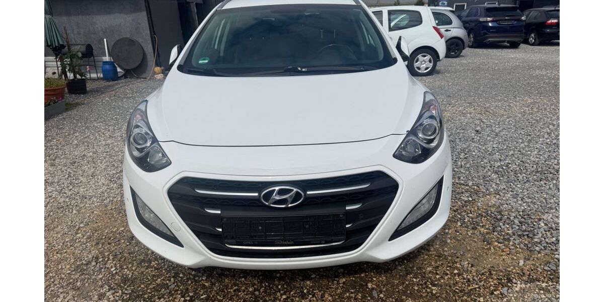 Hyundai i30 240.000 km 5.999 &euro; Regensburg 93055