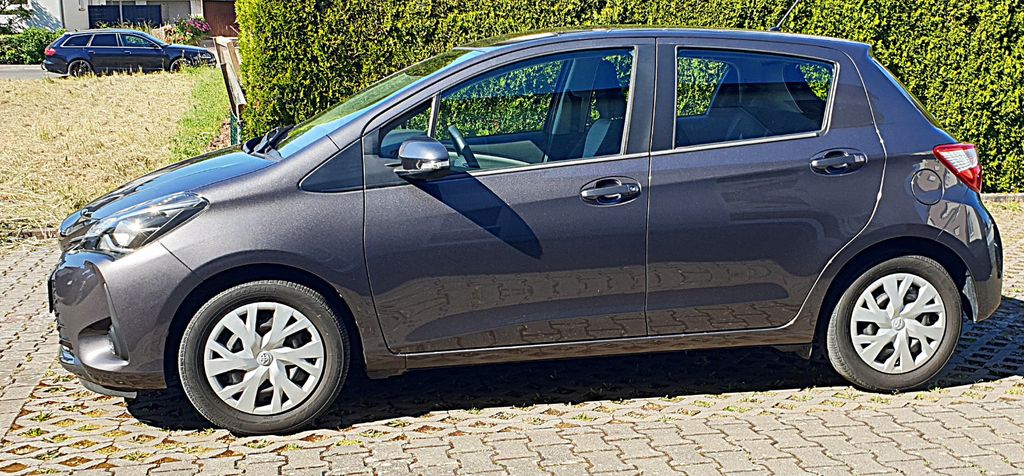 Toyota Yaris 52.348 km 10.200 &euro; Bergrheinfeld 97493