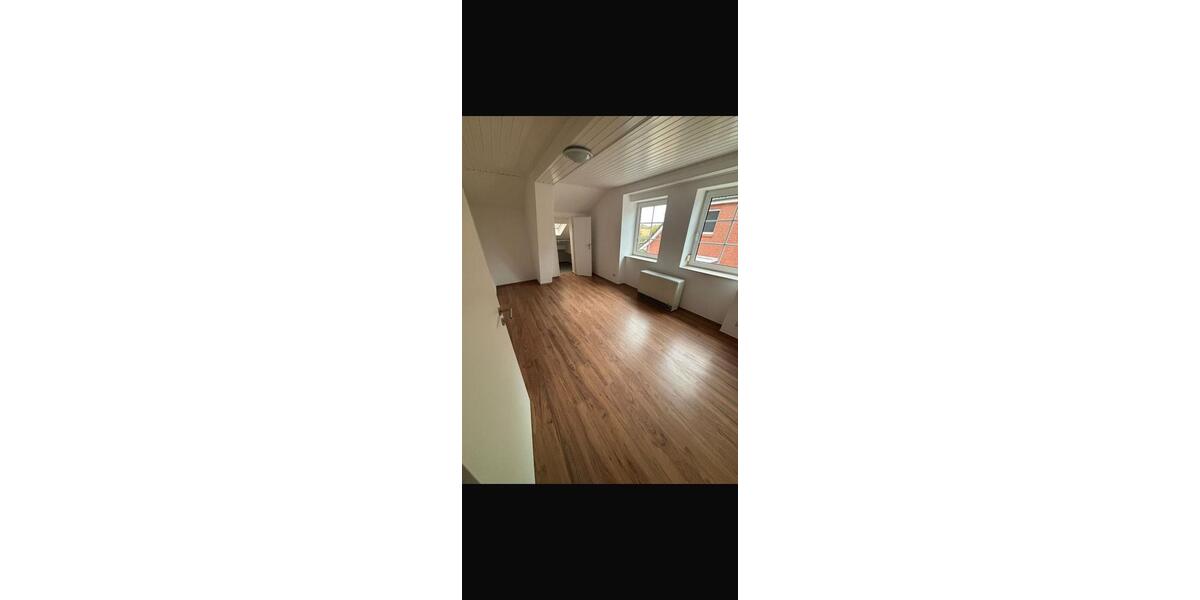 Dachgeschoßwohnung Langwedel - 3 Zimmer, 80 m&sup2;, 820&euro; | Angebot:25650366