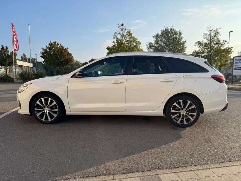 Hyundai i30 176.000 km 10.990 € Berlin 12557