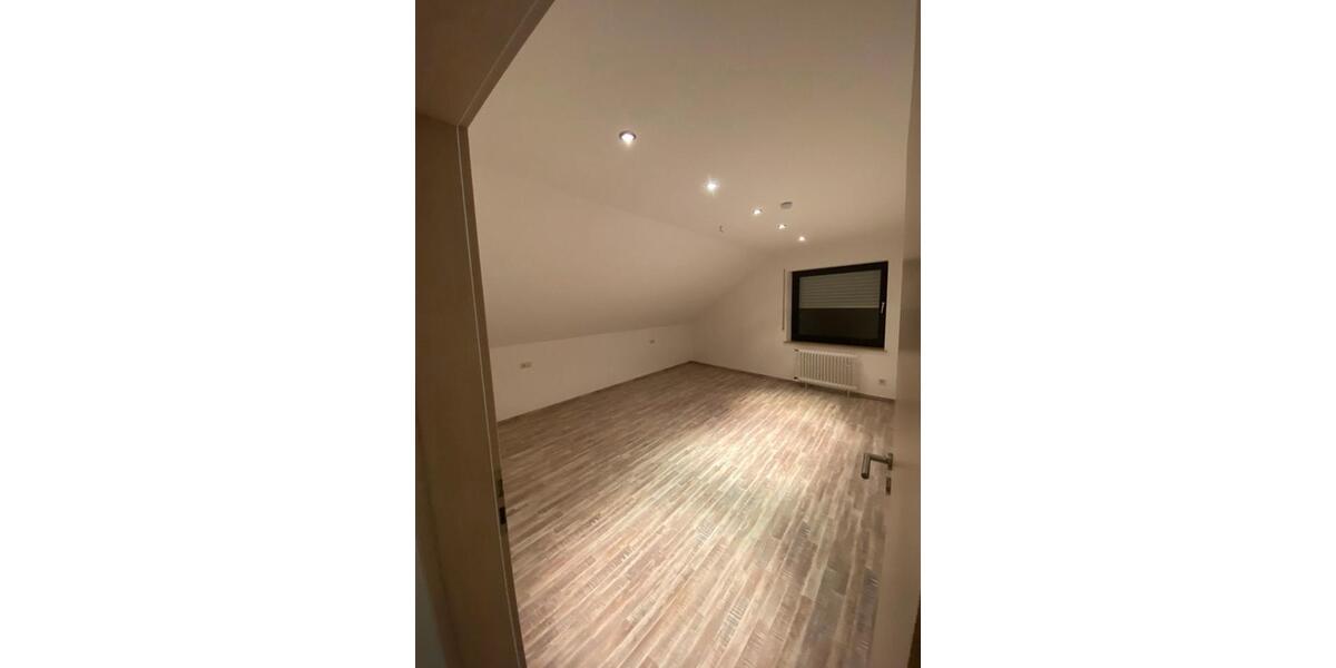 Dachgeschoßwohnung Rittersdorf - 3 Zimmer, 120 m&sup2;, 1.000&euro; | Angebot:26495950