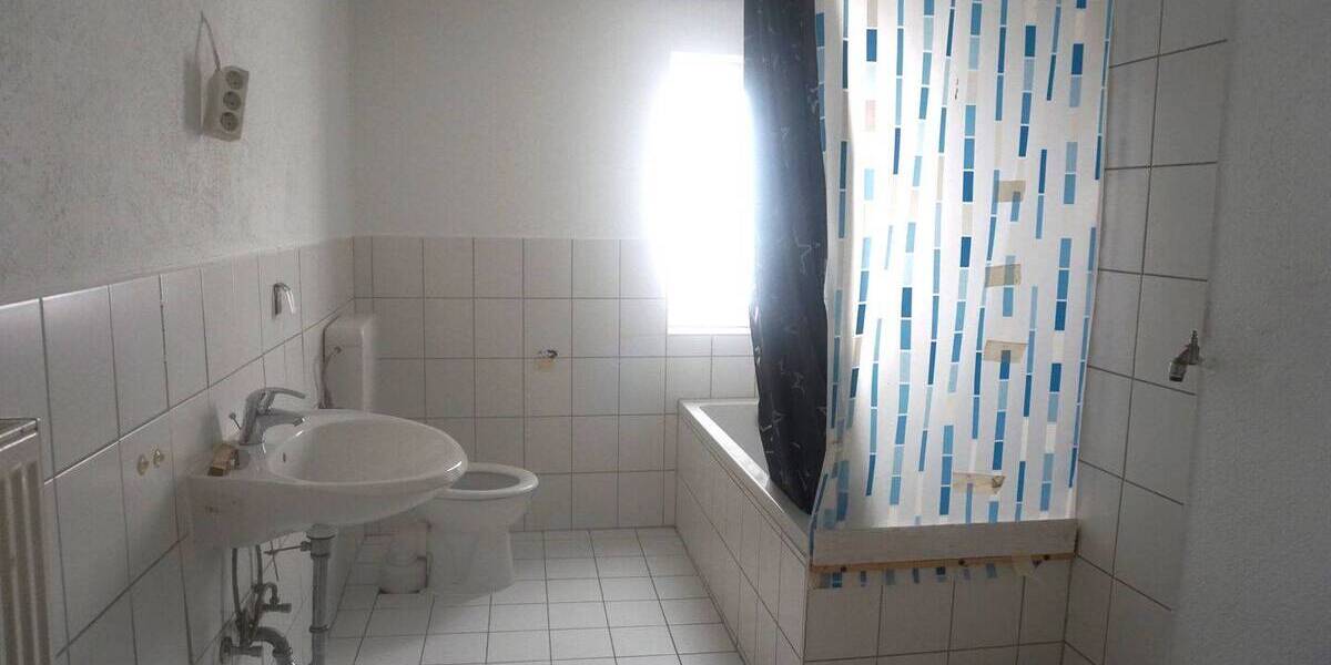 Mehrfamilienhaus, Wohnhaus Homberg Holzhausen - 7 Zimmer, 208 m&sup2;, 149.000&euro; | Angebot:26155817