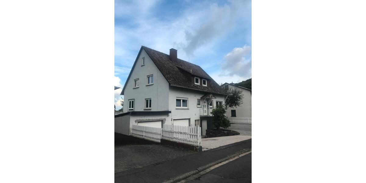 Einfamilienhaus Lahntal - 11 Zimmer, 235 m&sup2;, 280.000&euro; | Angebot:26856084
