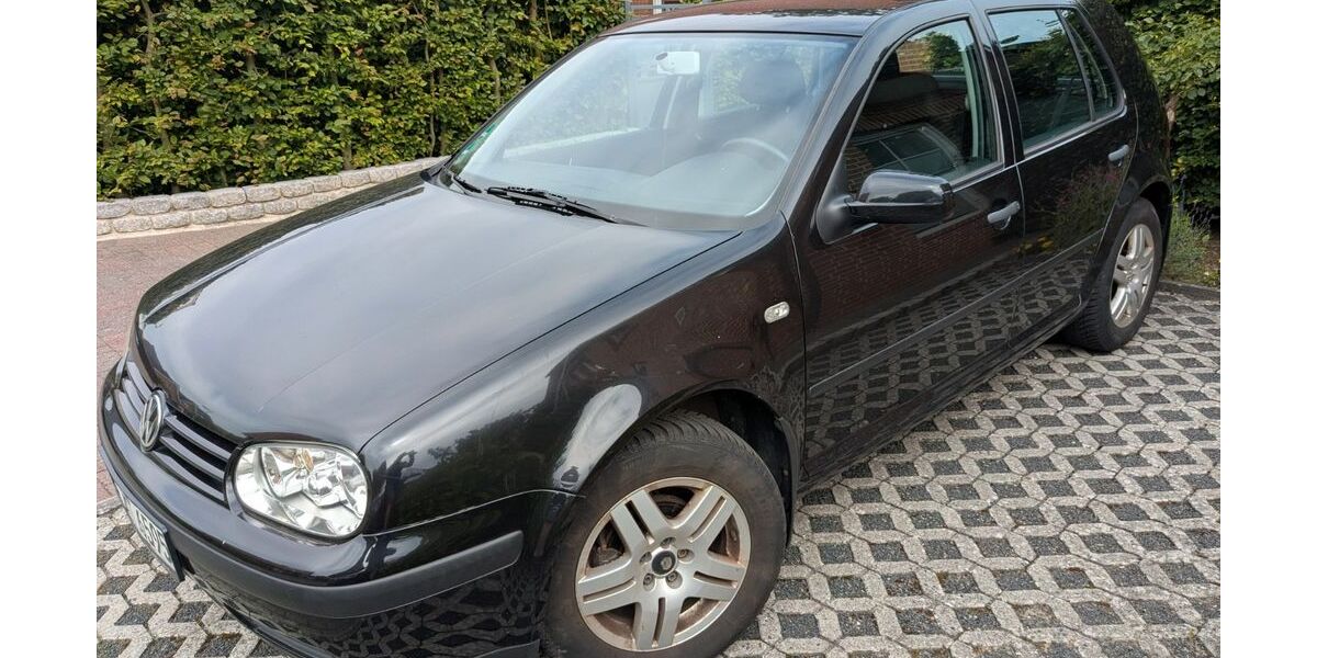 VW Golf 135.998 km 1.350 &euro; Lotte 49504