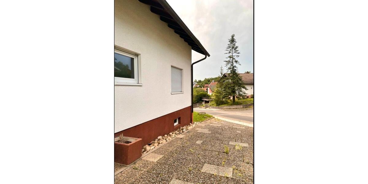 Dachgeschoßwohnung Pfinztal - 3.5 Zimmer, 80 m&sup2;, 850&euro; | Angebot:24577040