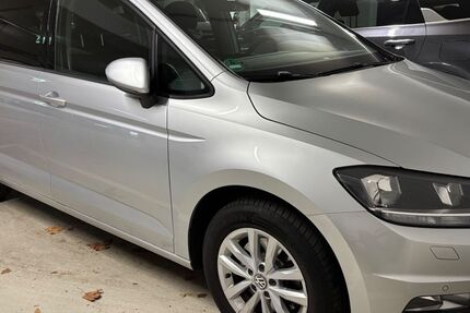 VW Touran 133.000 km 15.900 € Hamburg 22047