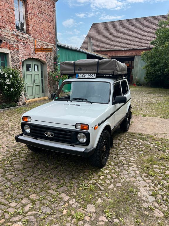 Lada Niva 55.000 km 16.000 € leipzig 04275