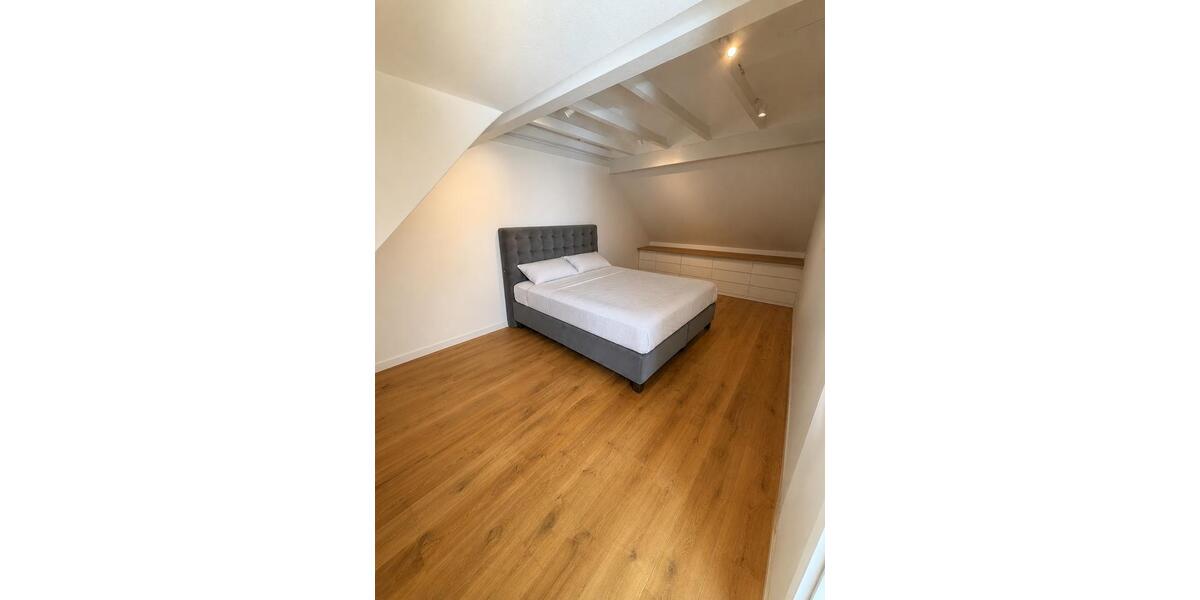 Dachgeschoßwohnung Köln Ehrenfeld - 2 Zimmer, 56 m&sup2;, 269.000&euro; | Angebot:27096072