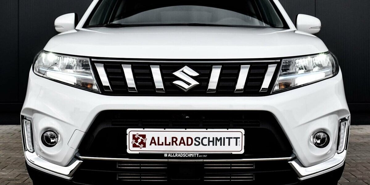Suzuki Vitara Comfort+ 1.5l AGS ALLGRIP HEV 30.750 km 21.990 &euro; Höchberg-Würzburg 97204
