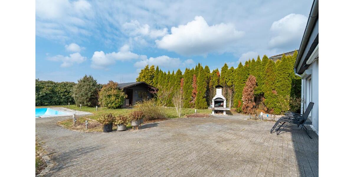 Leben und Arbeiten in Großziethen – Zweifamilienhaus mit großem Garten und Gewerbeeinheit 6 zimmer