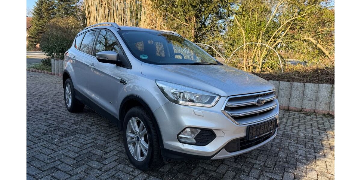 Ford Kuga 227.400 km 9.400 &euro; Löningen 49624