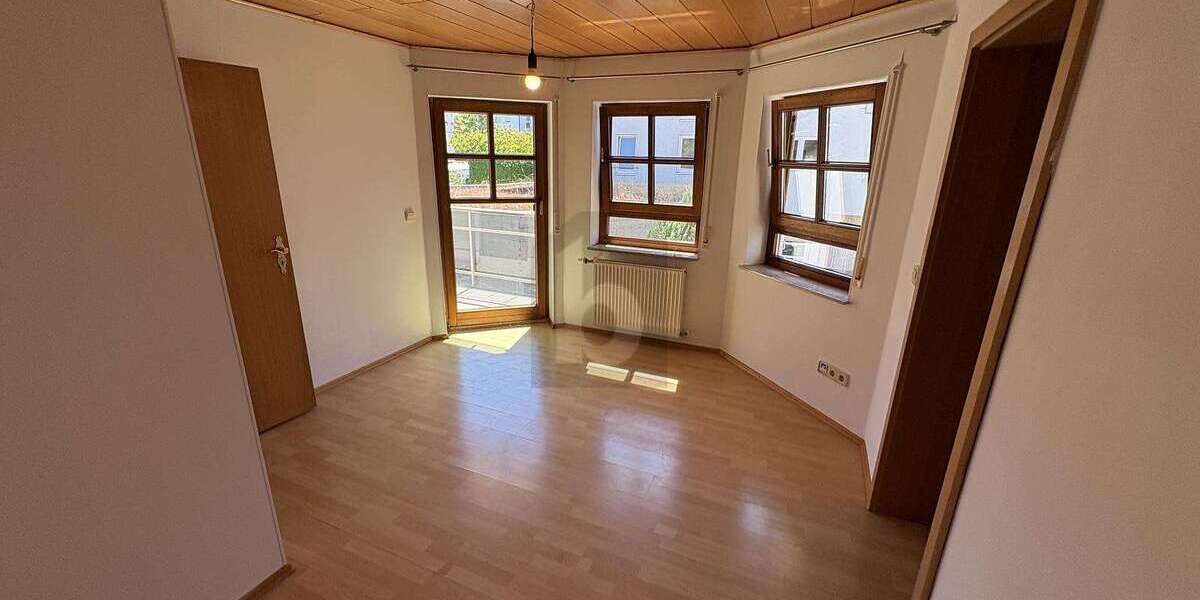 Etagenwohnung Bad Friedrichshall - 3 Zimmer, 90 m&sup2;, 1.000&euro; | Angebot:27364858