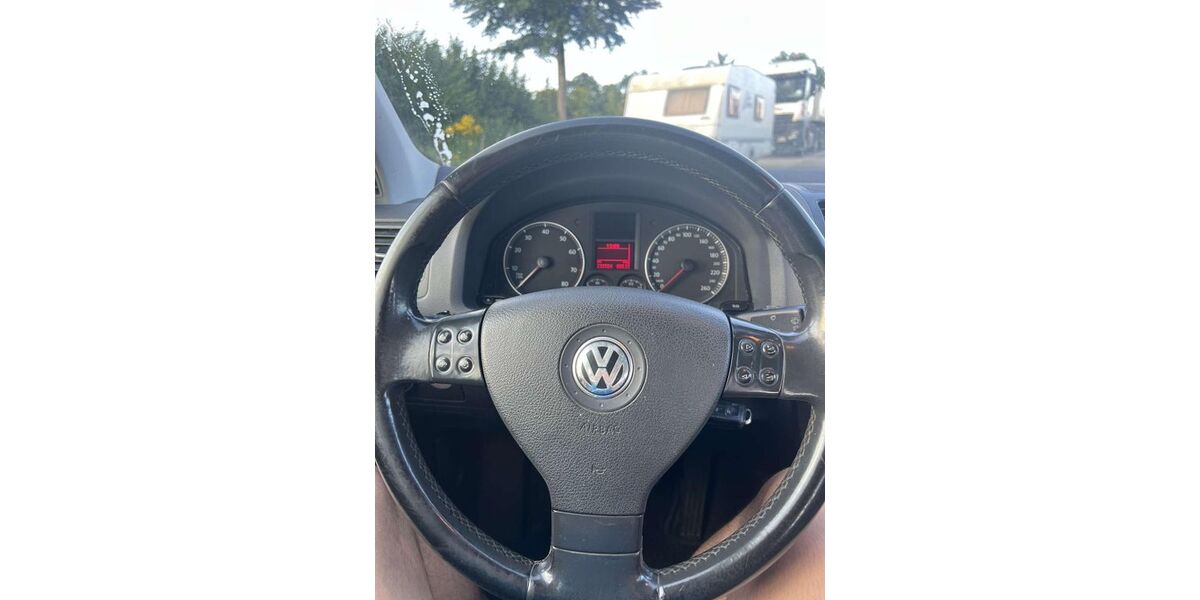 VW Golf 240.000 km 3.200 &euro; Trappenkamp 24610
