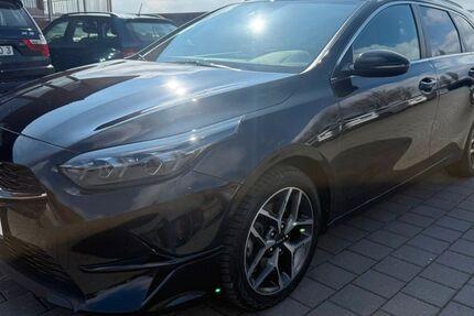 Kia ceed Sportswagon 77.101 km 13.990 &euro; Pirk 92712