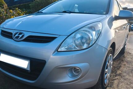 Hyundai i20 114.000 km 2.950 &euro; Rellingen 25462